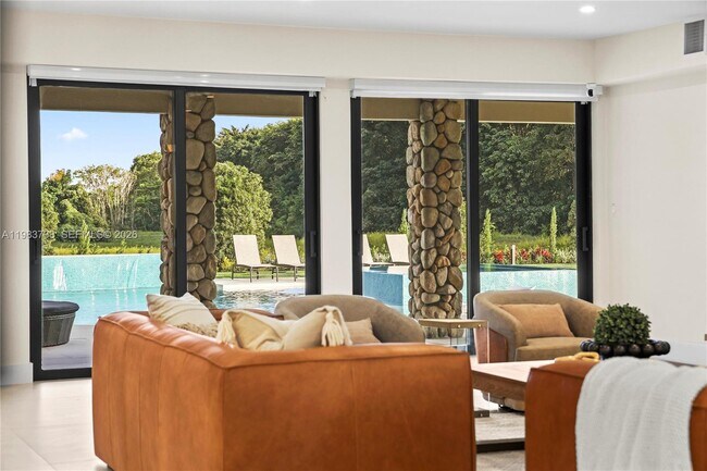 Building Photo - 3320 SW 121st Ave