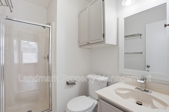 Building Photo - 1122 Hidden Creek Dr