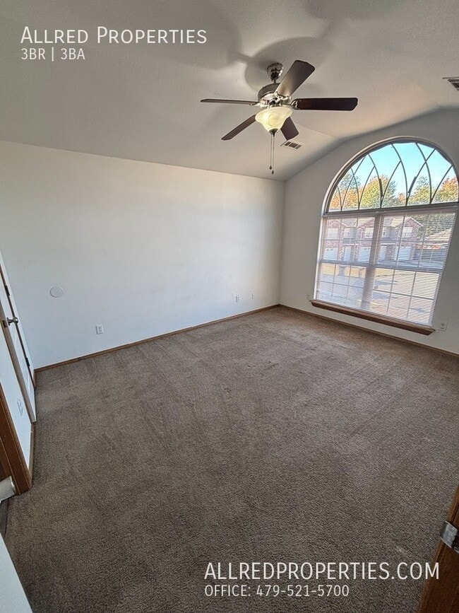 Building Photo - 2929 Meridian Pl