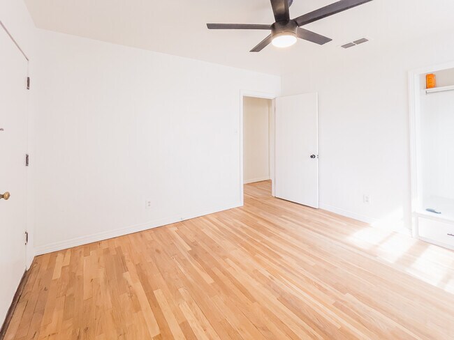 Building Photo - 2509 39th St