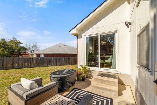 Building Photo - 1506 Woodstone S