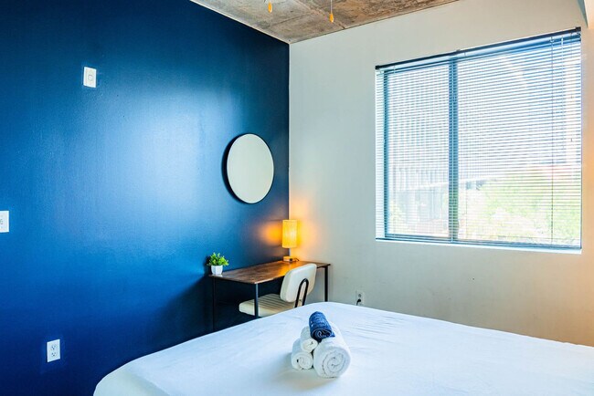 Building Photo - 915 N 4th St