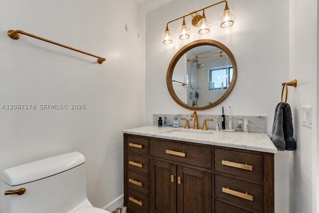 Building Photo - 2437 SW 99th Ct