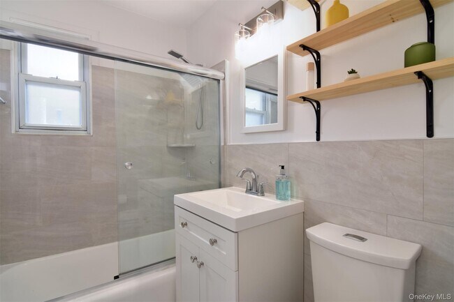 Building Photo - 140 N Broadway