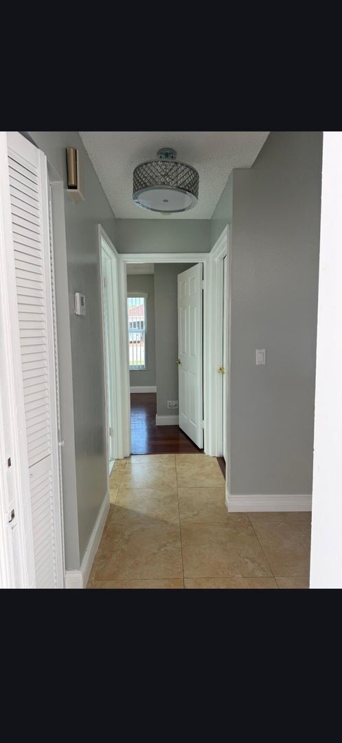 Building Photo - 12390 Summer Springs Dr