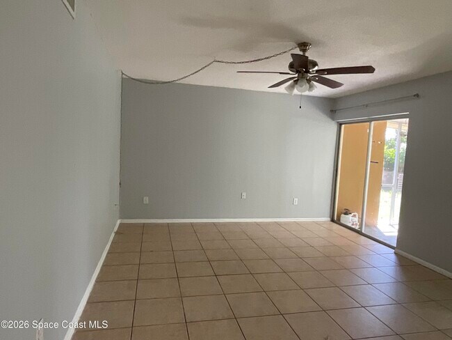 Building Photo - 753 Bianca Dr NE