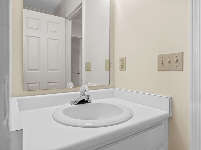 Building Photo - Cozy 2 bedroom home minutes from Downtown Greer