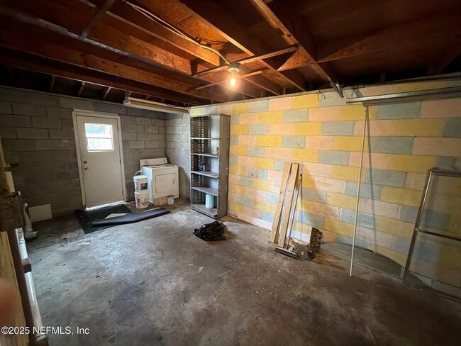 Building Photo - 1359 Stimson St