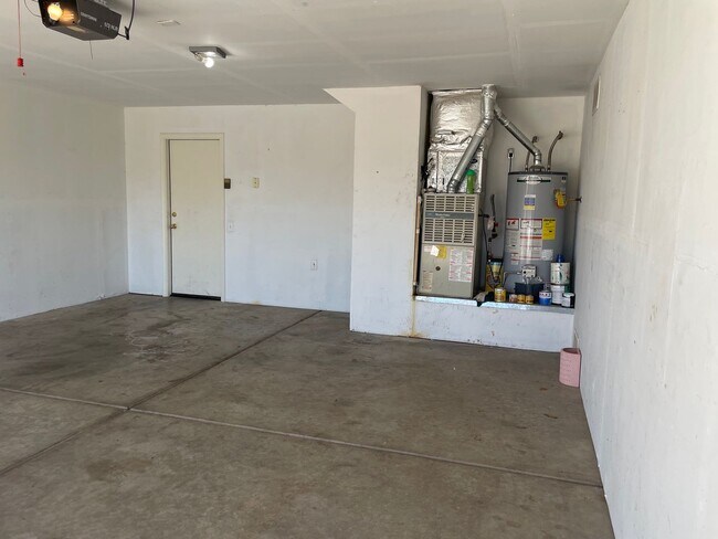 Building Photo - Desirable Home in Arroyo Ridge!