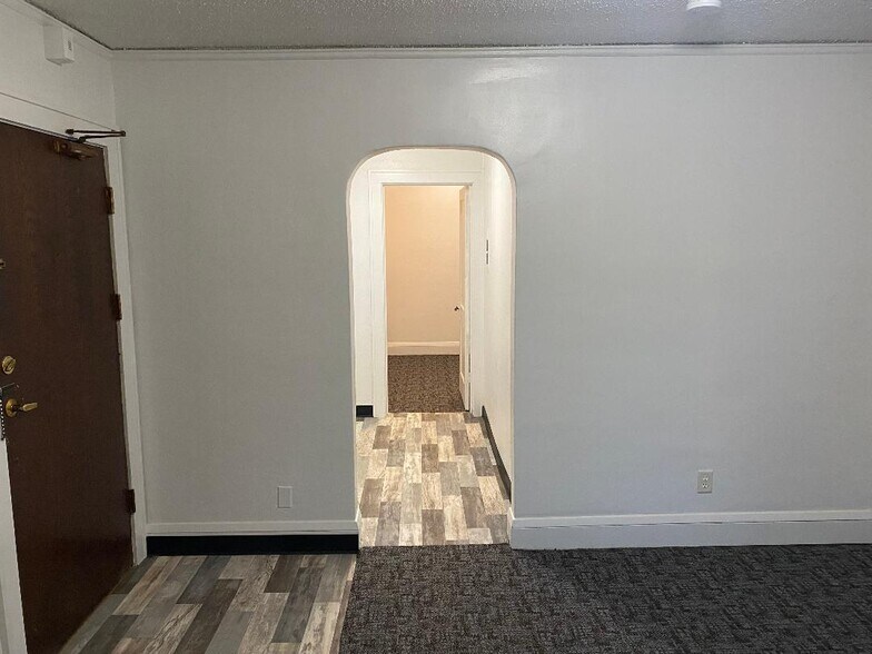 Building Photo - 1143 1st St NW