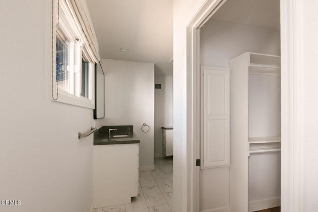 Building Photo - 5447 Rock Castle Dr