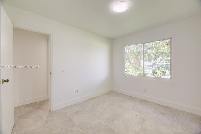 Building Photo - 3327 Sapphire Rd