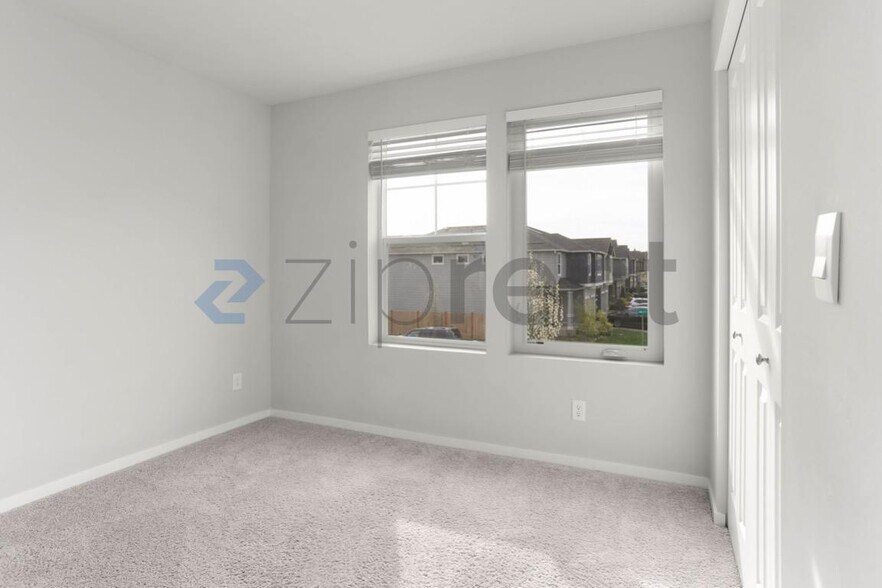 Building Photo - 11013 186th St E