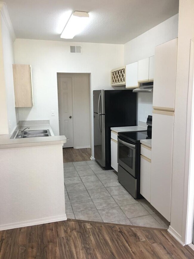 Building Photo - 2600 Robert Trent Jones Dr