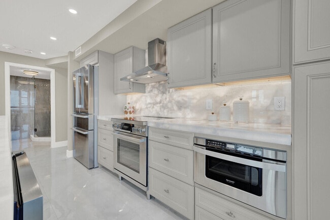 Building Photo - 1620 S Ocean Blvd