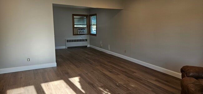 Building Photo - 1 Hallock St