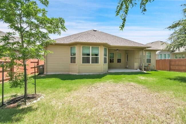 Building Photo - 1405 Highland Ridge Rd