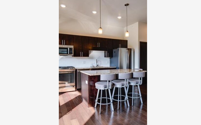 Building Photo - 803 E Mifflin St