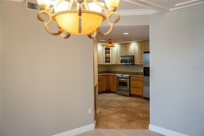 Building Photo - 1 Beach Dr SE