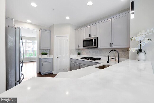 Building Photo - 9769 Northern Lakes Ln