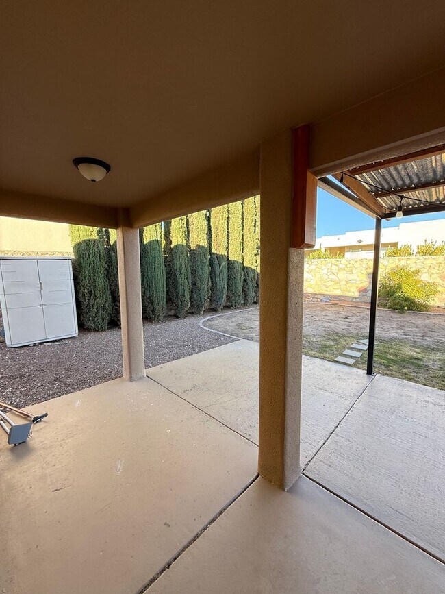 Building Photo - 2043 Villa Napoli Loop E