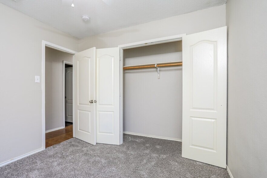 Building Photo - 7501 Grass Valley Tr