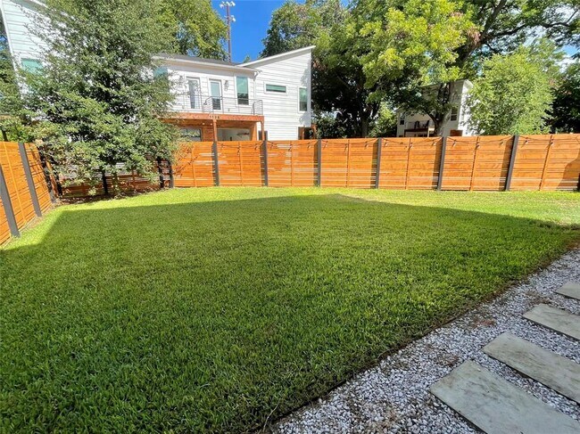 Building Photo - 1106 Walton Ln