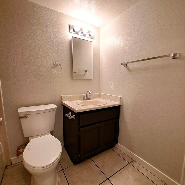 Building Photo - 4368 N Vornsand Dr