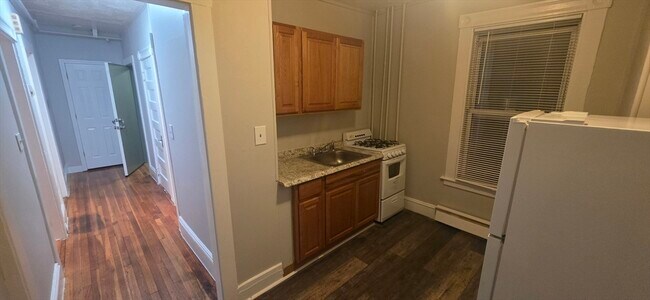 Primary Photo - 35 Sagamore St