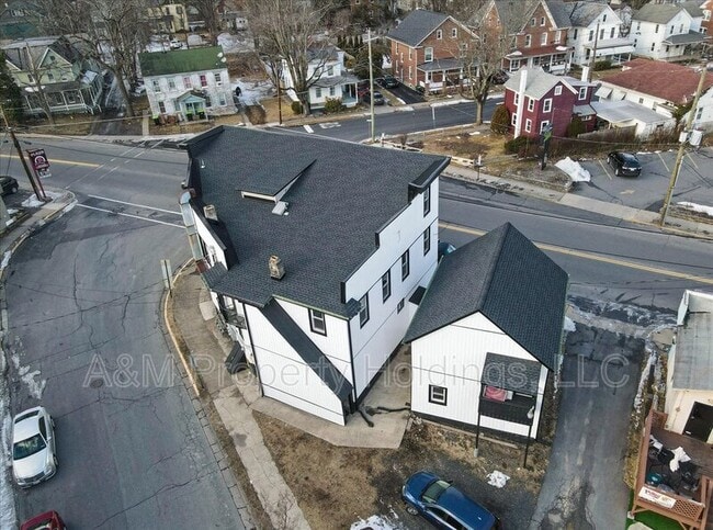 Building Photo - 147 N 9th St