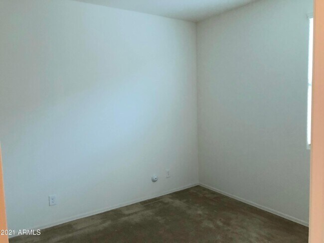 Building Photo - 8457 N 61st Ln