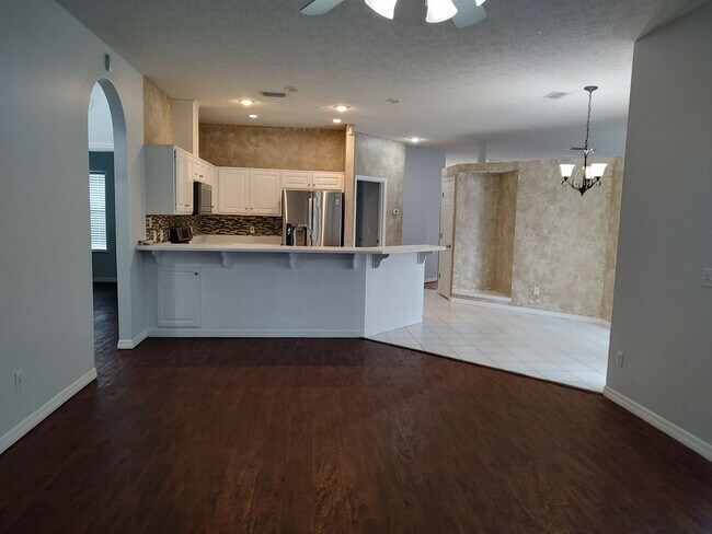 Building Photo - Beautiful Home w/Inground Pool in Peaceful Lynn Haven! *Pool Service Included!* *1/2 OFF 1st Mont...