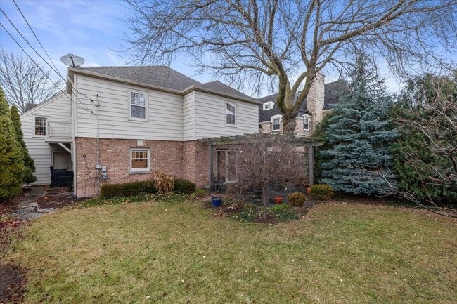 Building Photo - 3916 N Ridgefield Cir