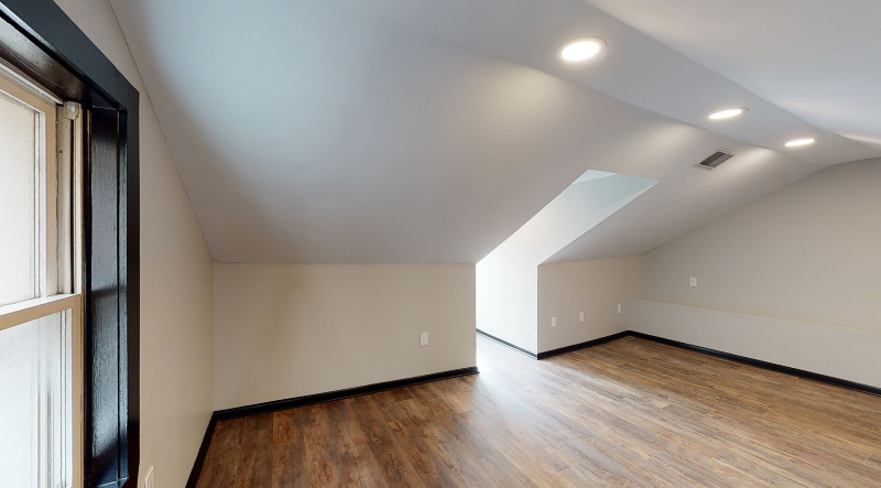 Building Photo - 1819 E Carson St