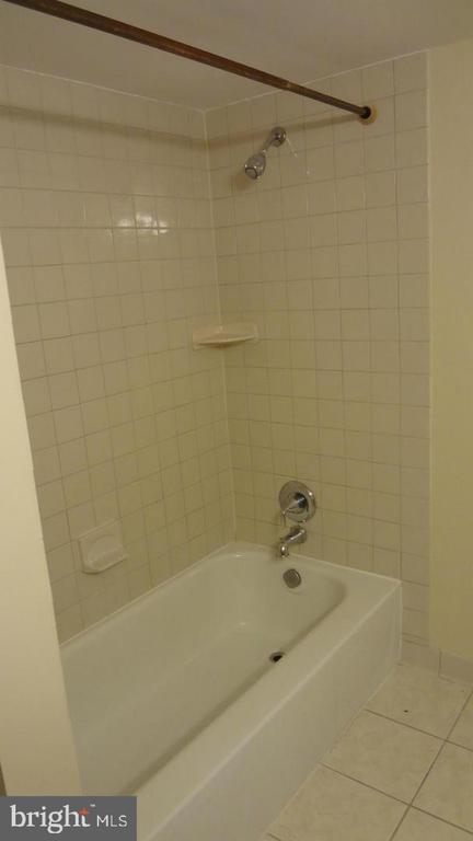 Building Photo - 430 Girard St