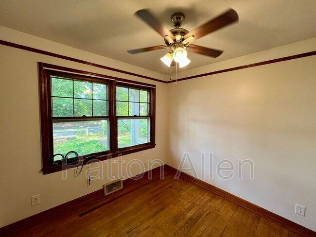Building Photo - 29 Evergreen Ave