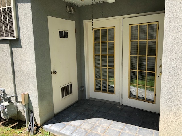 Building Photo - 541 E 500 N