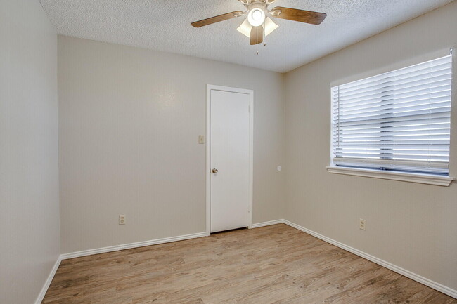 Building Photo - 1408 Aberdeen Ave