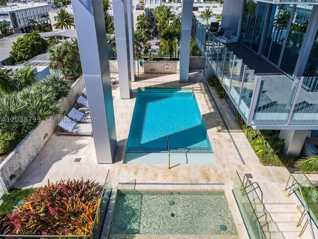 Building Photo - 120 Ocean 700