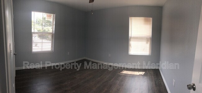 Building Photo - 3203 McCart Ave