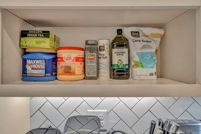 Building Photo - 2189 Cornell Rd