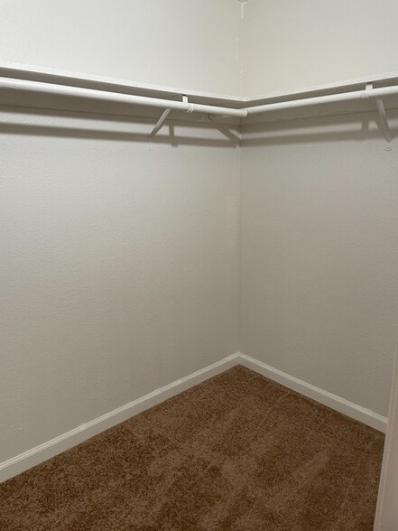 Building Photo - 4681 Albany Cir