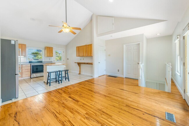 Building Photo - Asheville Rental!
