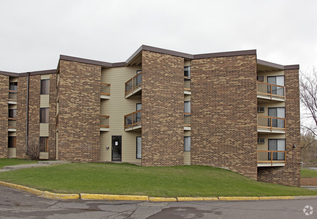 Primary Photo - Dahcotah View Apartments