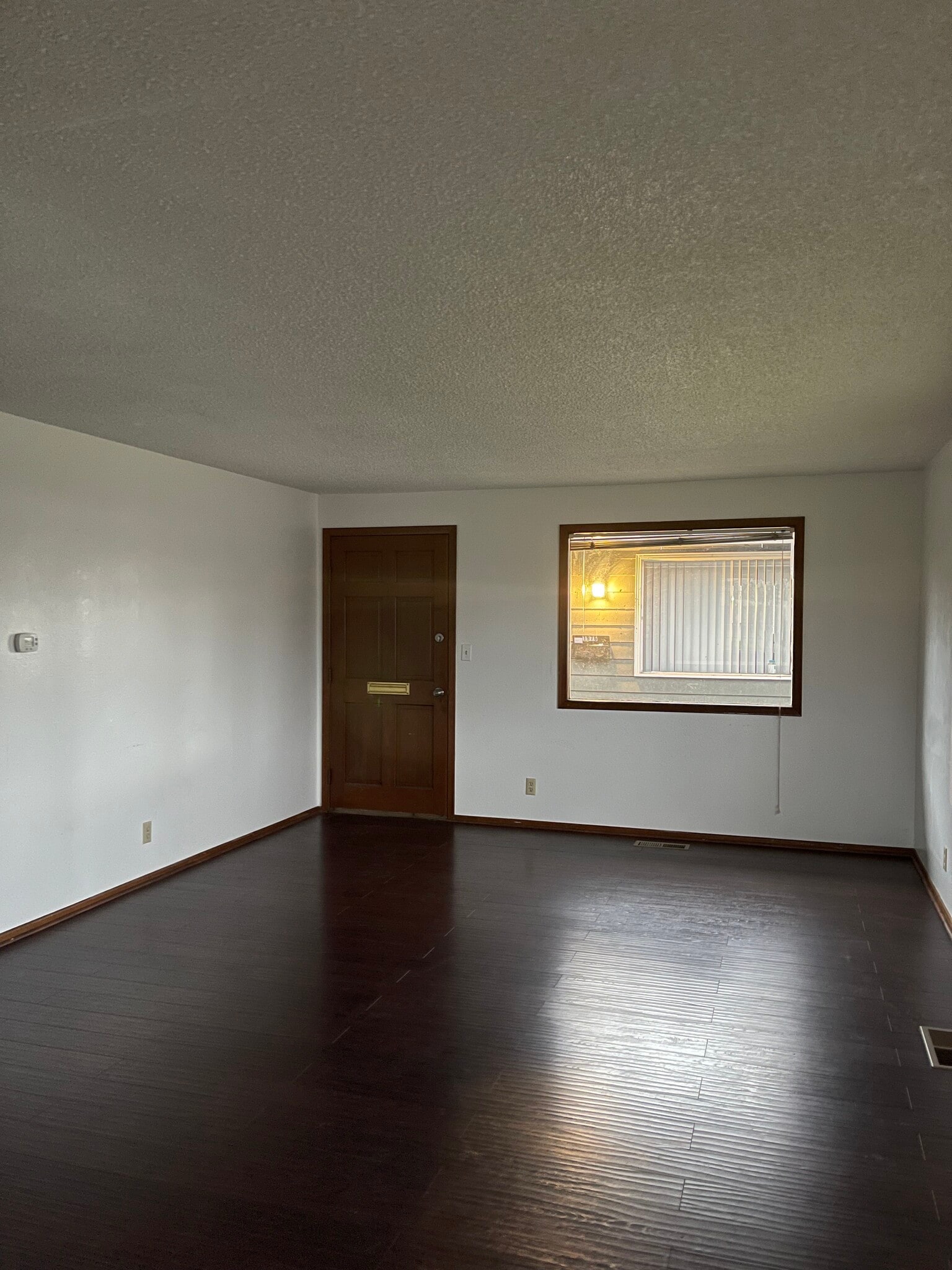 Building Photo - 1982 Broadway St NE