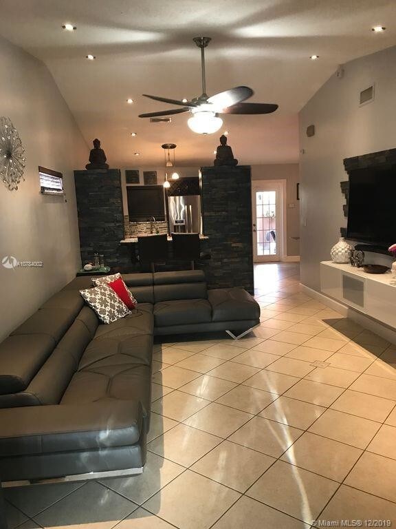 Building Photo - 12721 NW 102nd Pl