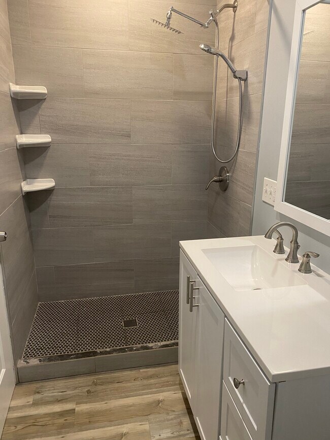 Building Photo - 347 Prestley Rd