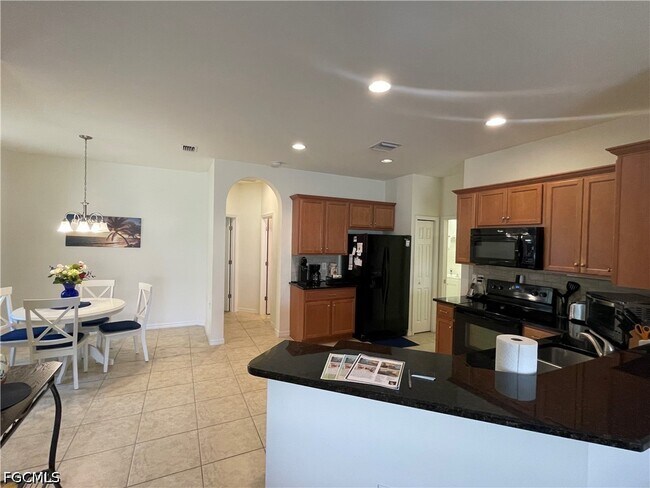 Building Photo - 10457 Materita Dr