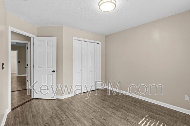 Building Photo - 281 Mill Branch Way