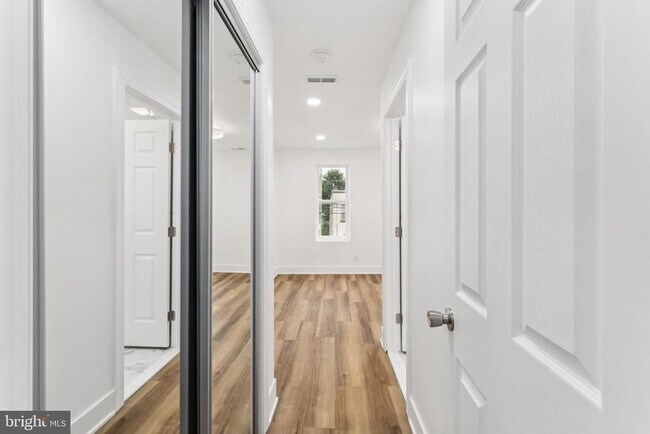 Building Photo - 807 N 42nd St